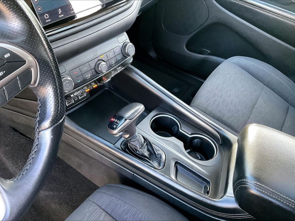 Used 2022 Black Dodge SXT image 21