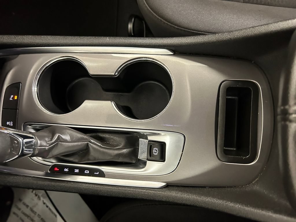 Used 2024 Summit White Chevrolet 1LT image 23
