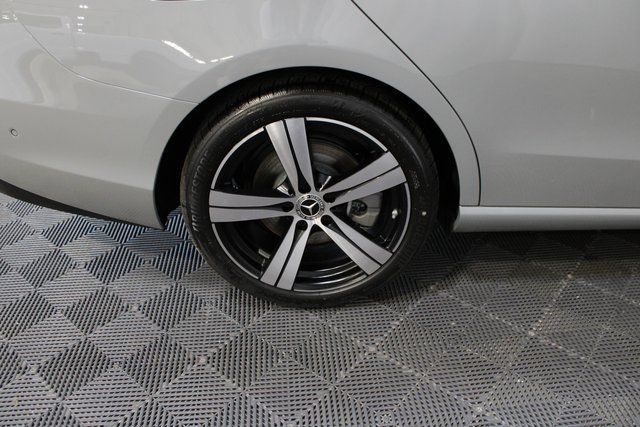 2025 Mercedes-Benz C-Class Sedan C 300 - Photo 43