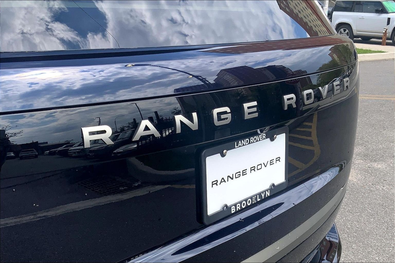 New 2026 Constellation Blue Ultra Metallic Gloss Land Rover SE 7 Seats image 15