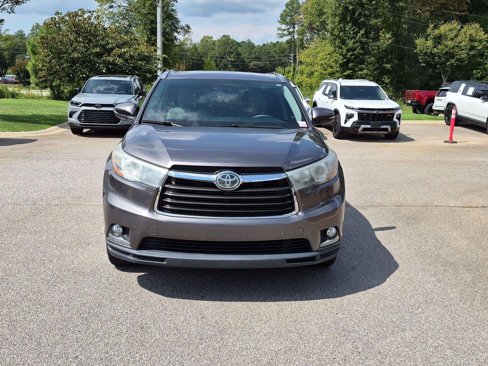 Used 2015 Predawn Gray Mica Toyota Limited image 5