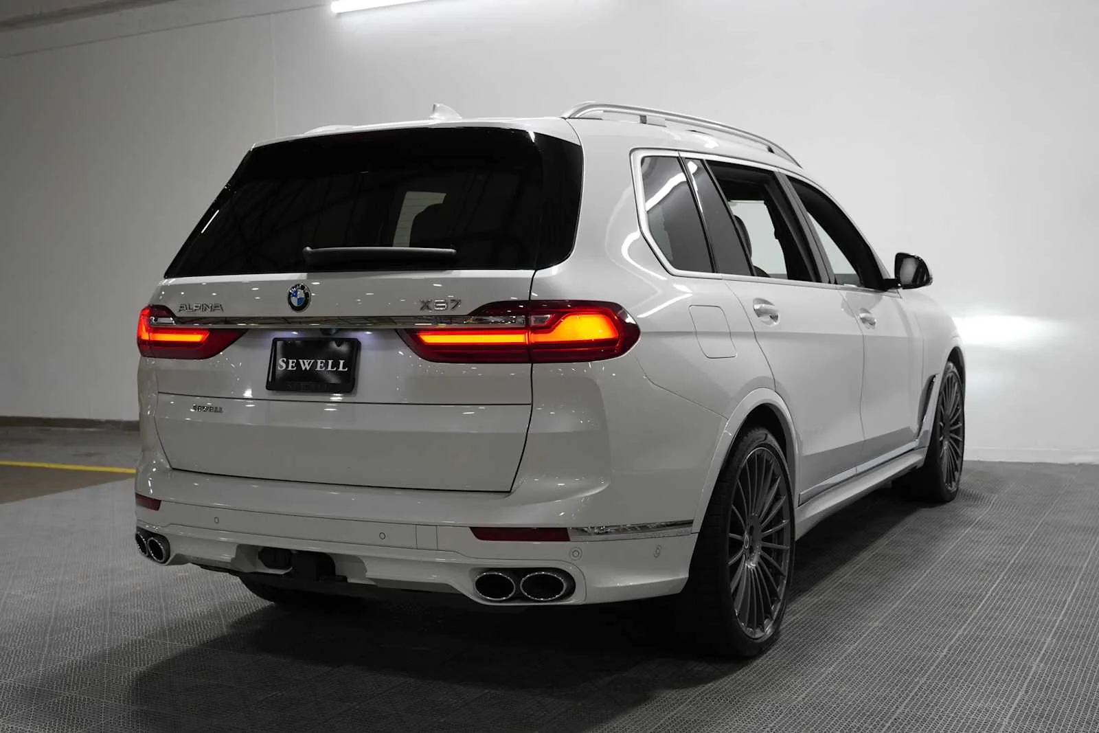 Certified Used 2022 Mineral White Metallic BMW ALPINA XB7 image 4