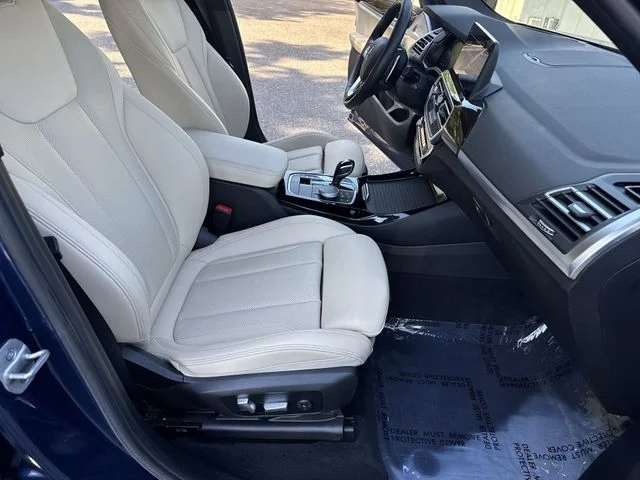 Used 2024 Blue BMW sDrive30i image 10