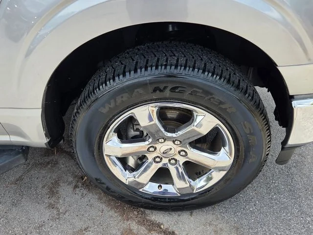 Used 2021 Silver Ford Lariat image 11