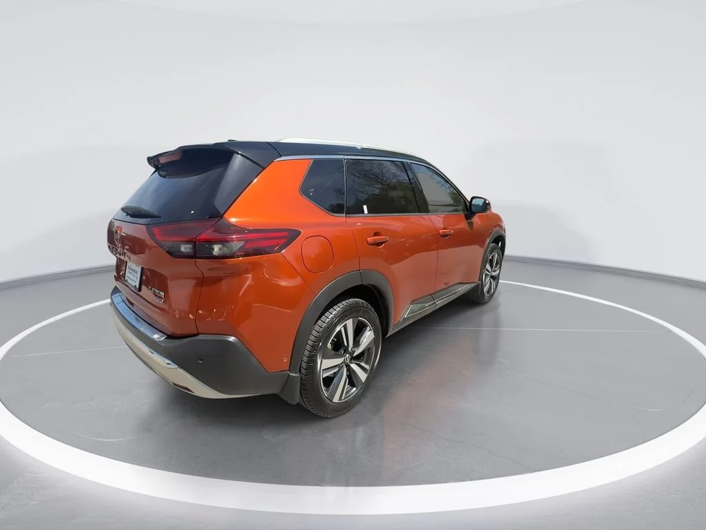 Used 2022 Orange Nissan Platinum image 8