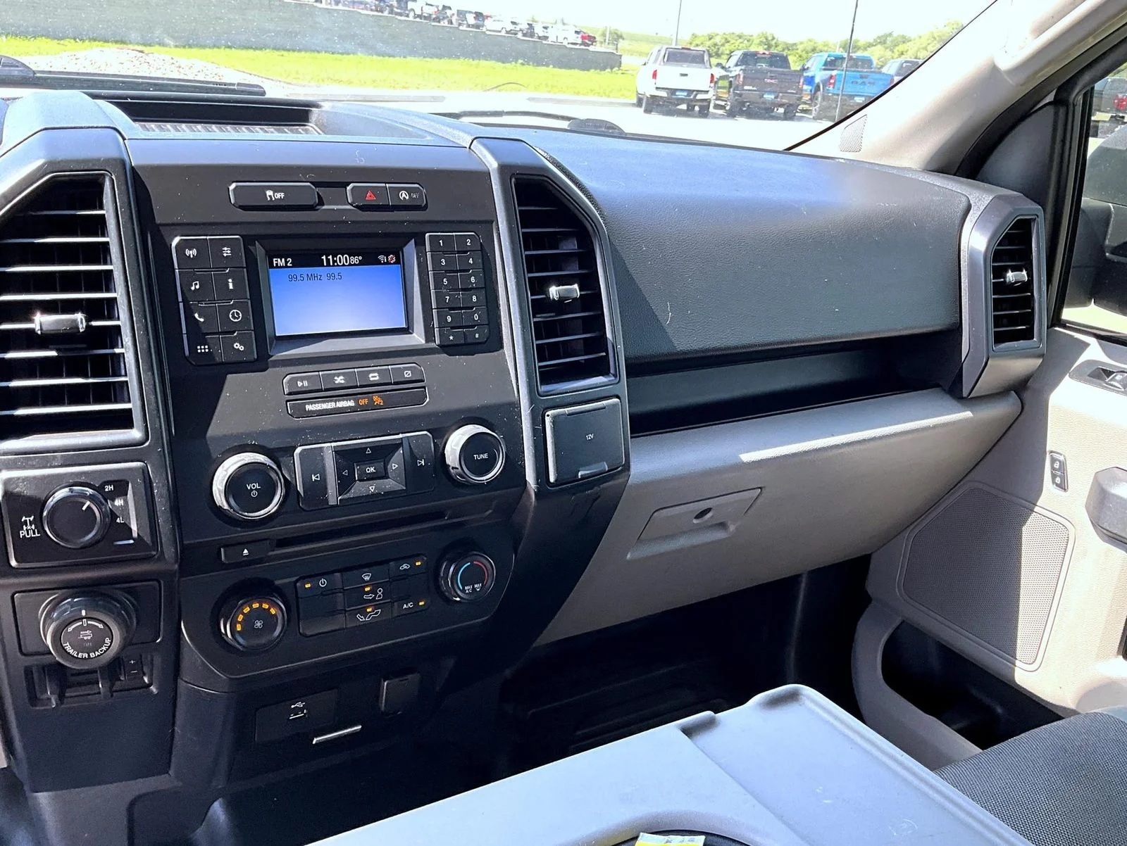 Used 2018 White Ford XL image 12