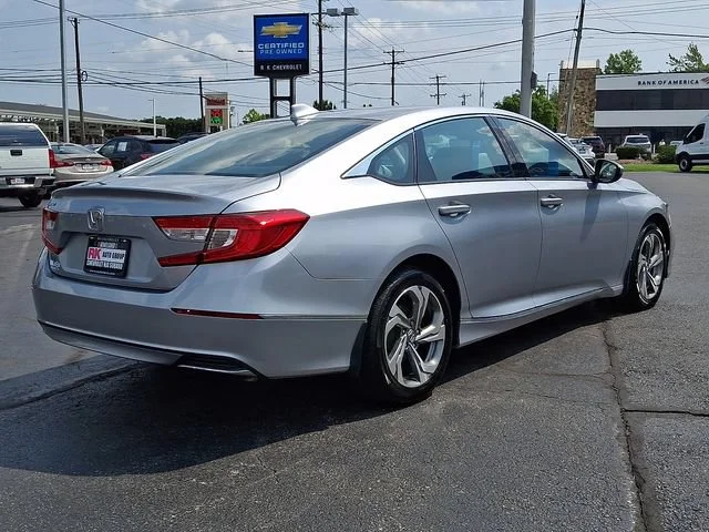 Used 2018 Silver Honda EX-L image 7