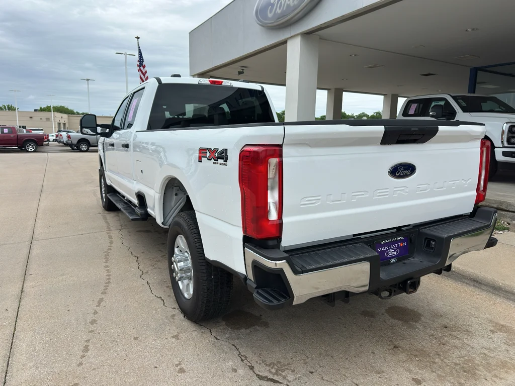 Used 2024 Oxford White Ford XLT image 6