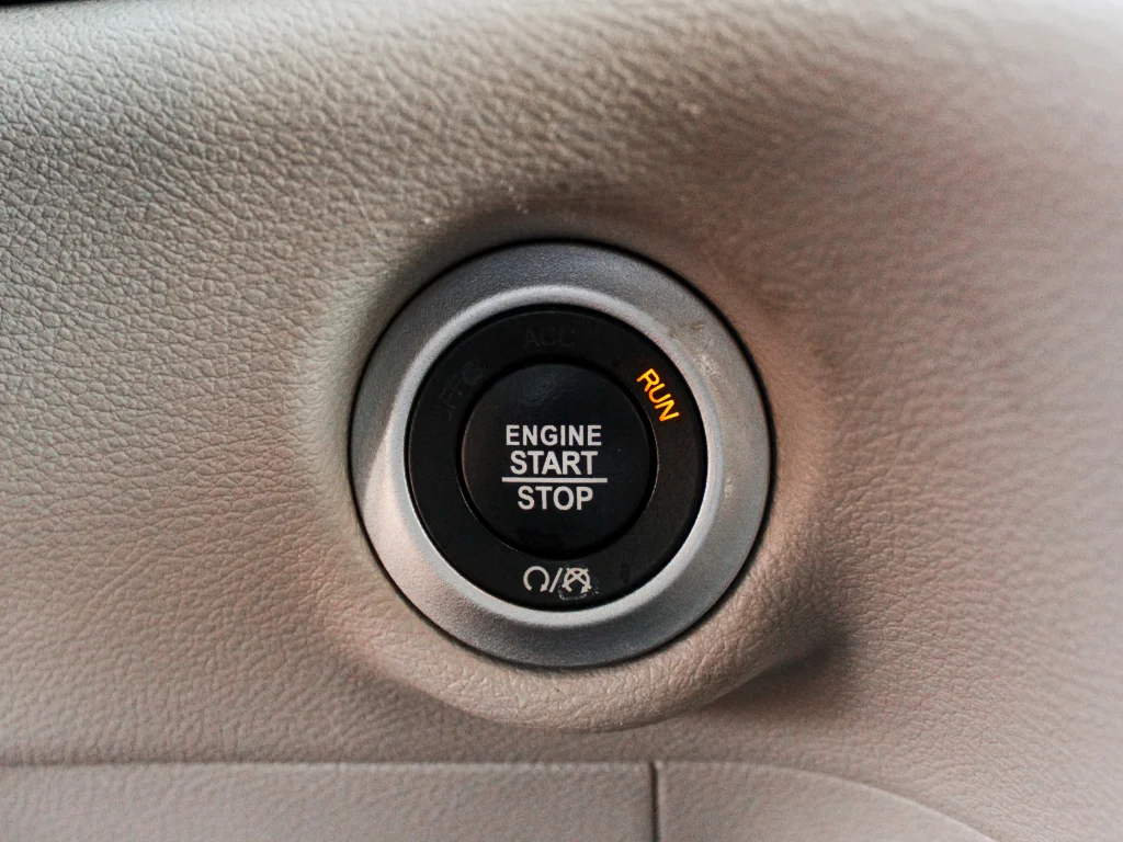 Used 2023 Silver Mist Clearcoat Chrysler Touring L image 16