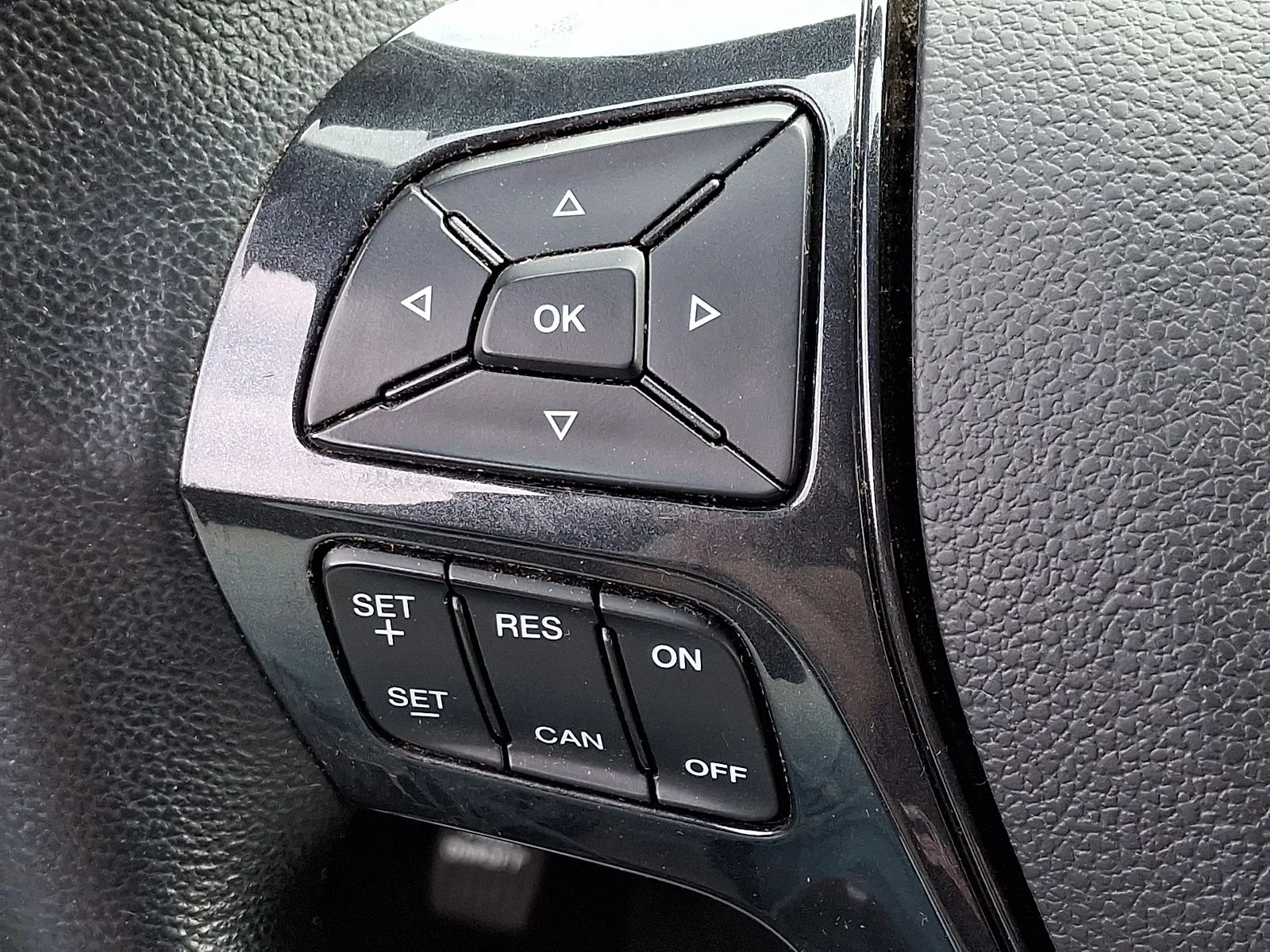 Used 2018 Blue Ford XLT image 21