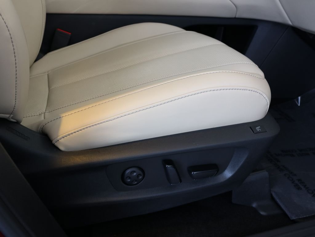 Certified Used 2025 Red INFINITI Sensory image 41