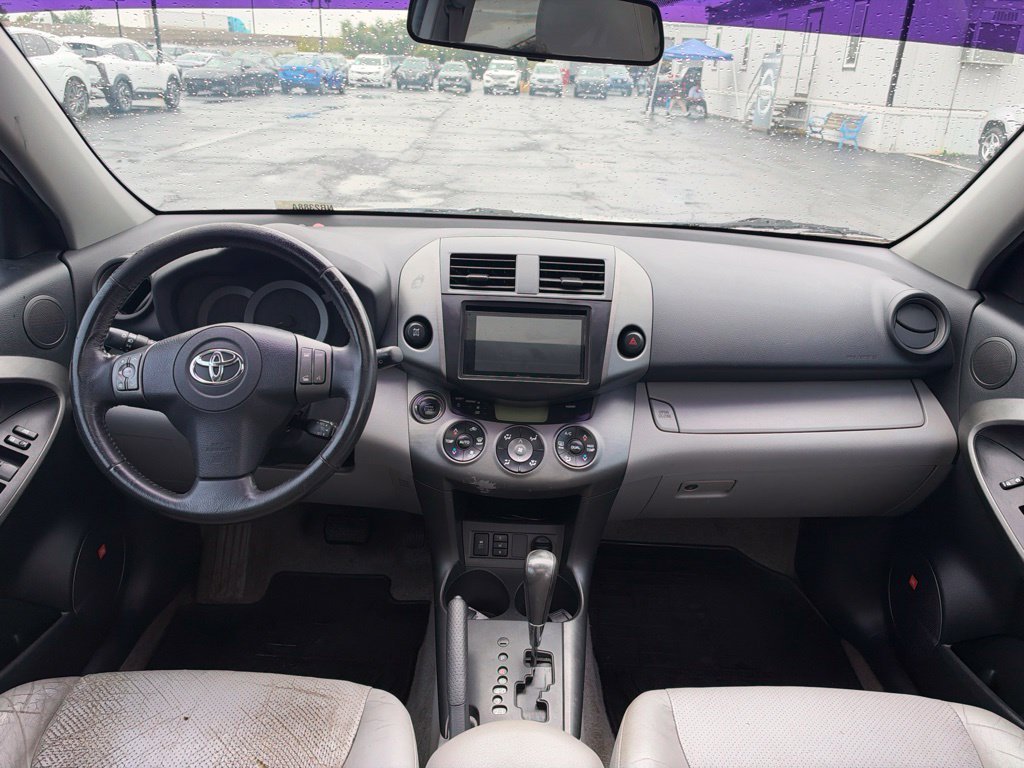 Used 2009 Silver Toyota Limited image 15