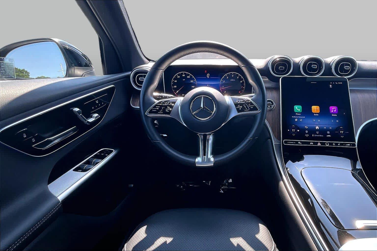 Used 2025 Obsidian Black Metallic Mercedes-Benz GLC 300 image 6