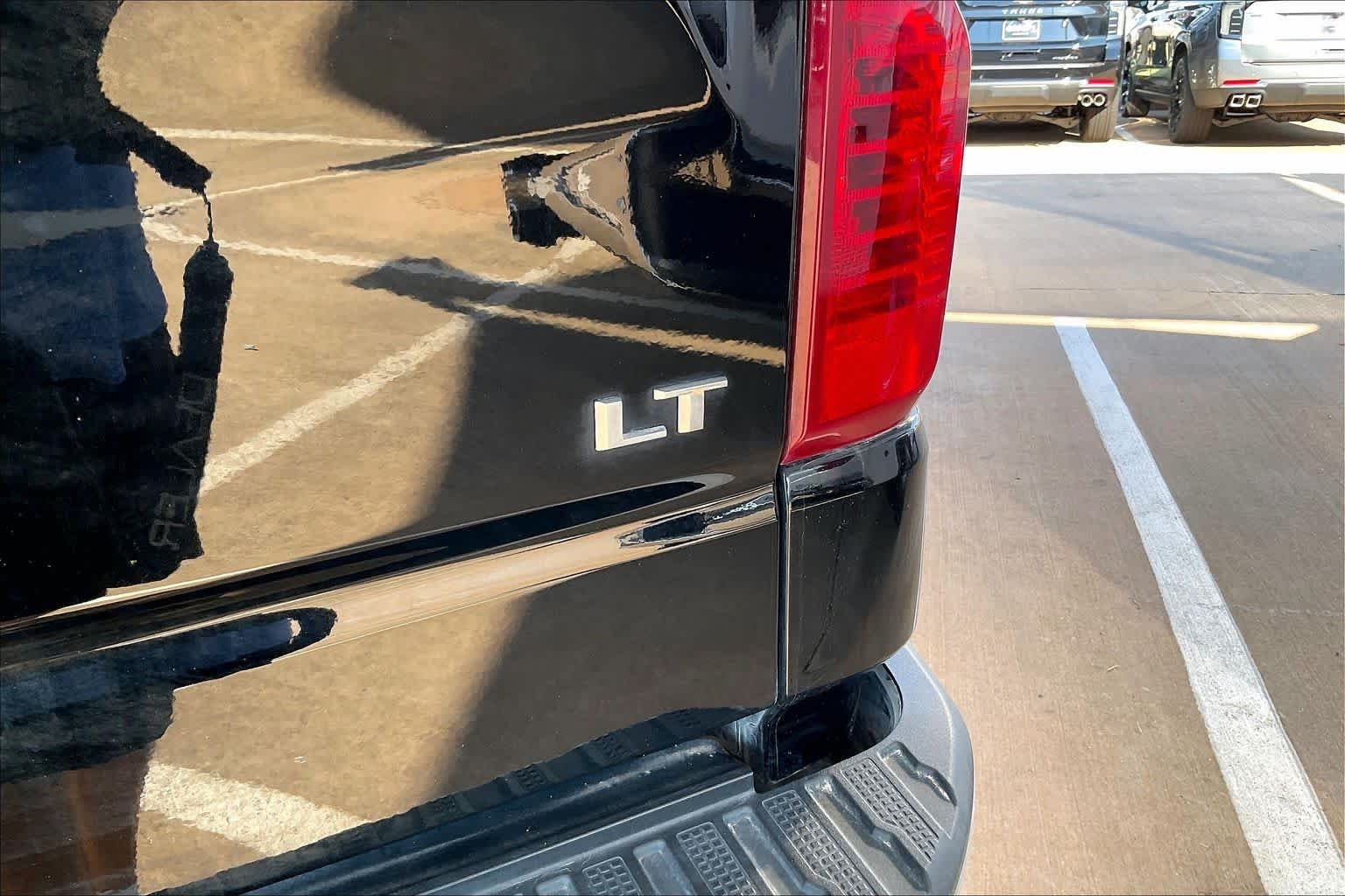 Used 2023 BLACK Chevrolet LT image 11