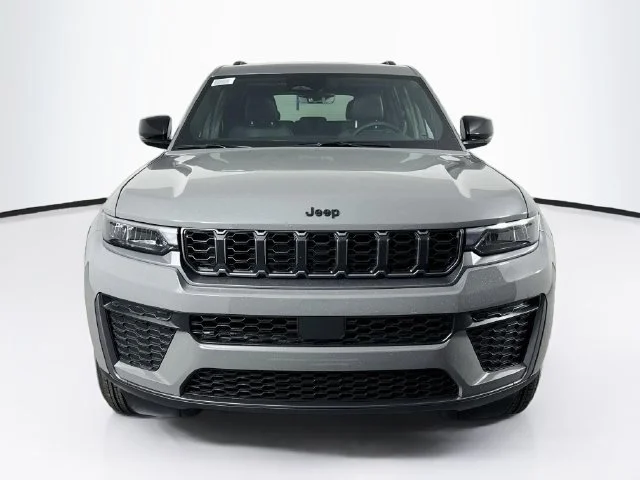 New 2027 Sting-Gray Clearcoat Jeep Altitude image 2