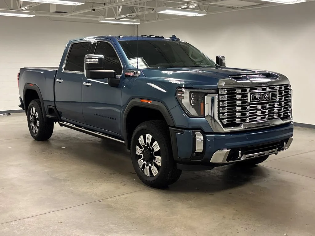 2024 GMC Sierra 4WD Crew Cab Standard Box Denali's photo