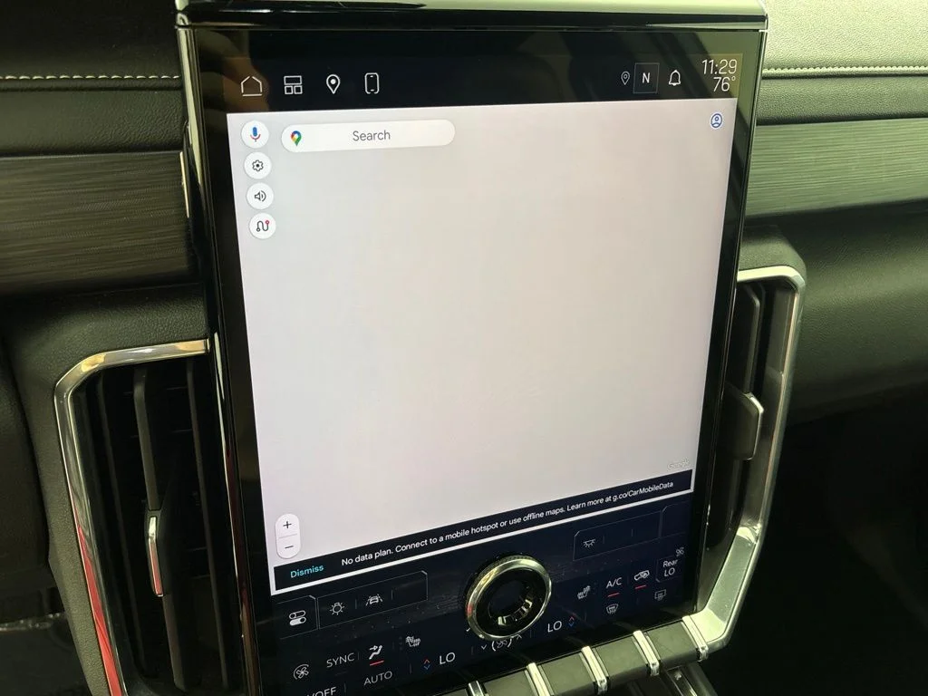 Used 2024 White GMC Elevation image 40