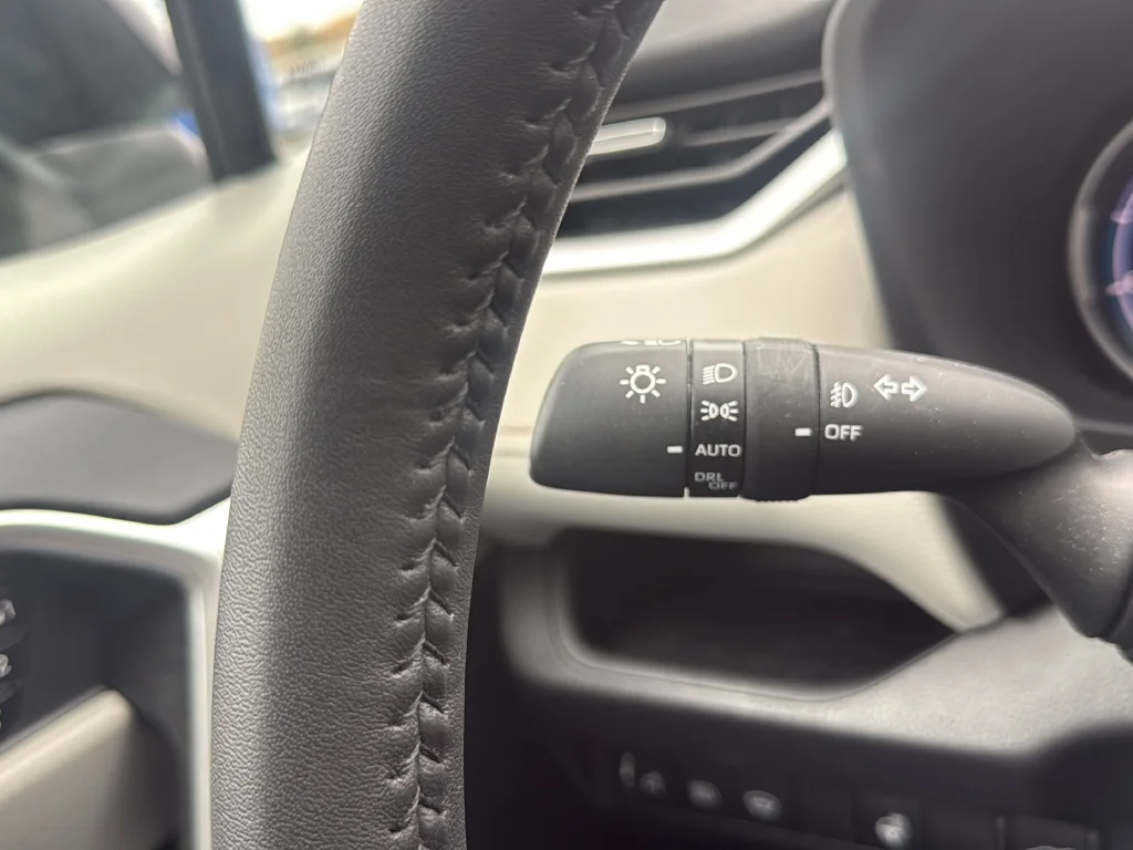 Used 2025 Blue Toyota XLE Premium image 30
