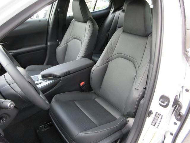 New 2026 Ultra White Lexus 300h Premium image 33