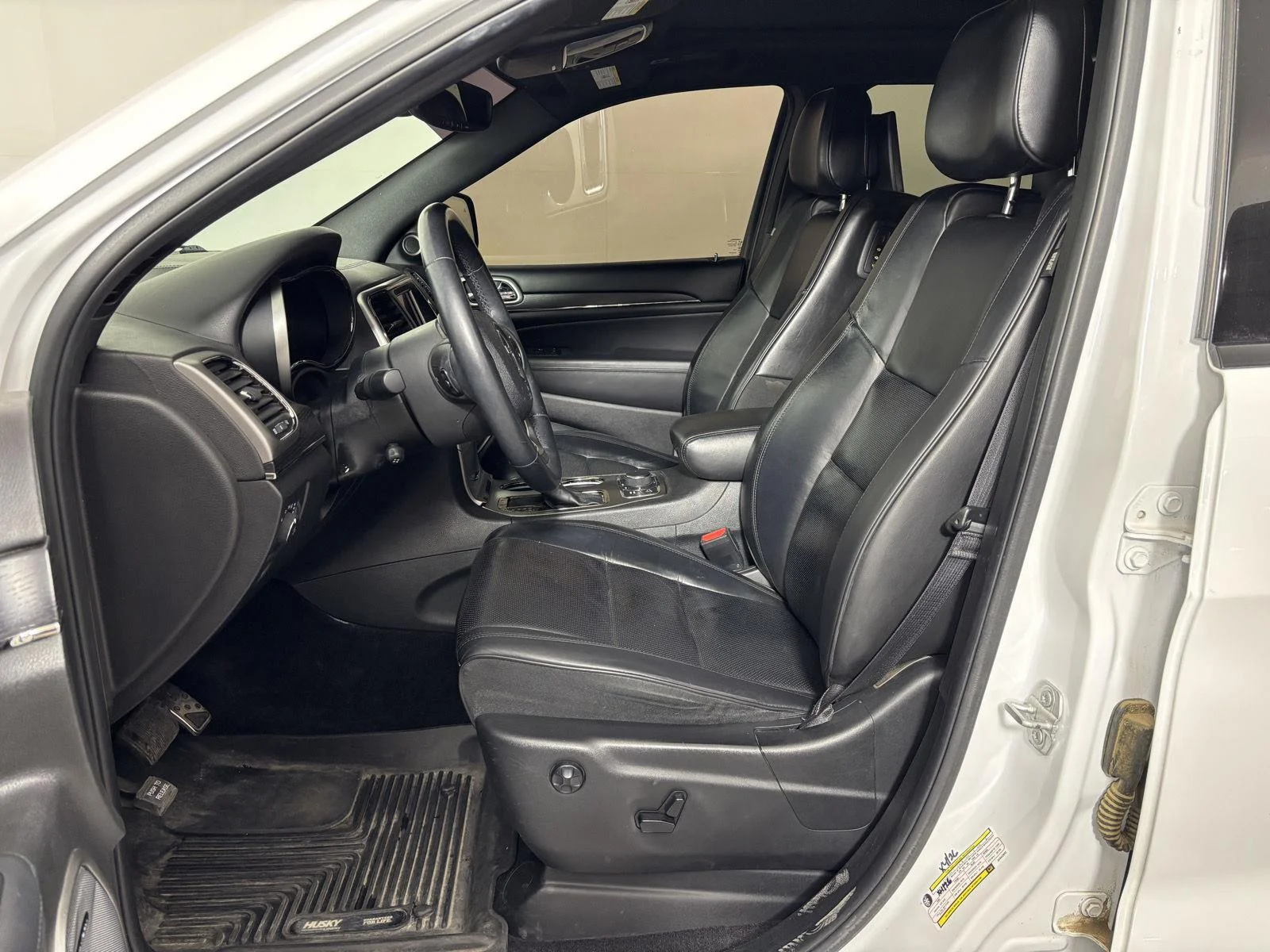 Used 2018 Bright White Clearcoat Jeep High Altitude image 12