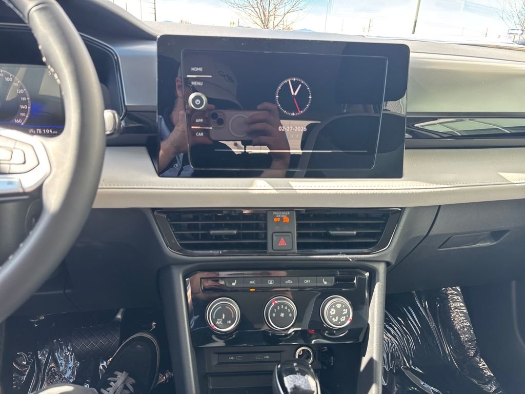 New 2026 Pure White Volkswagen 1.5T S image 18