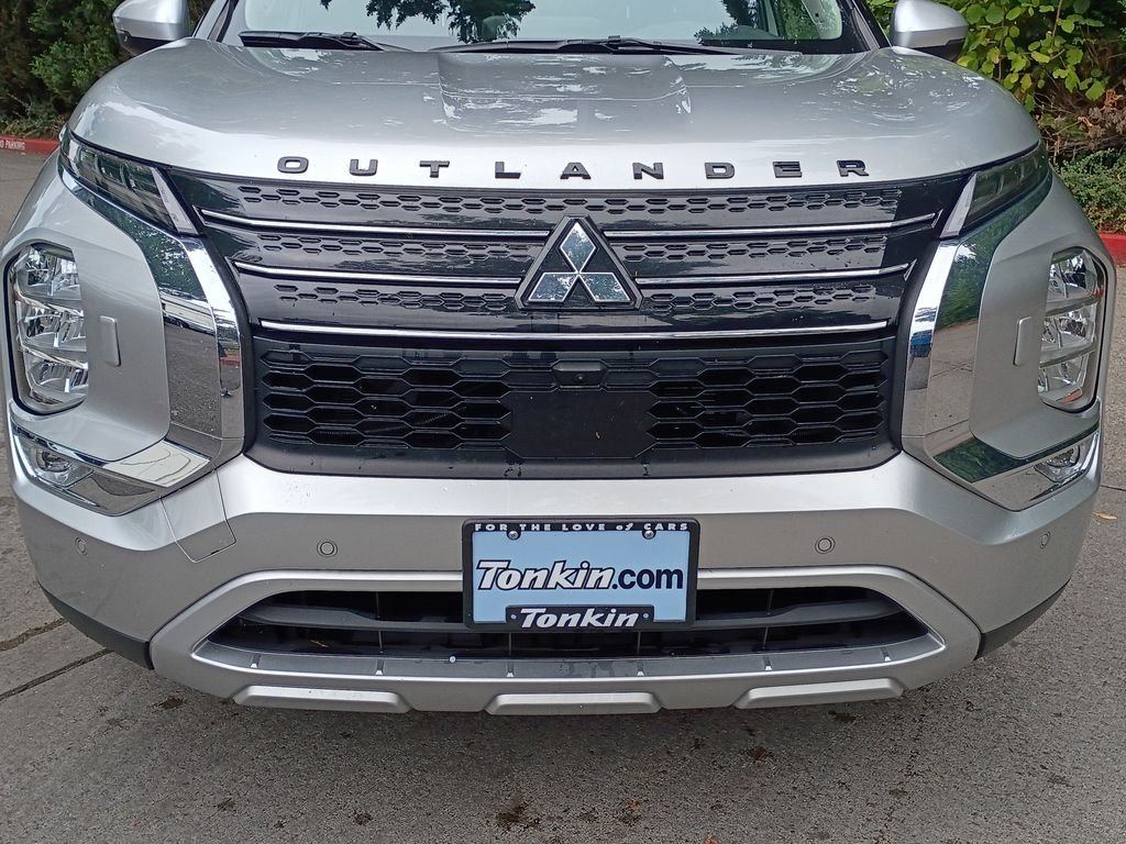 Used 2023 Alloy Silver Metallic Mitsubishi SE image 12
