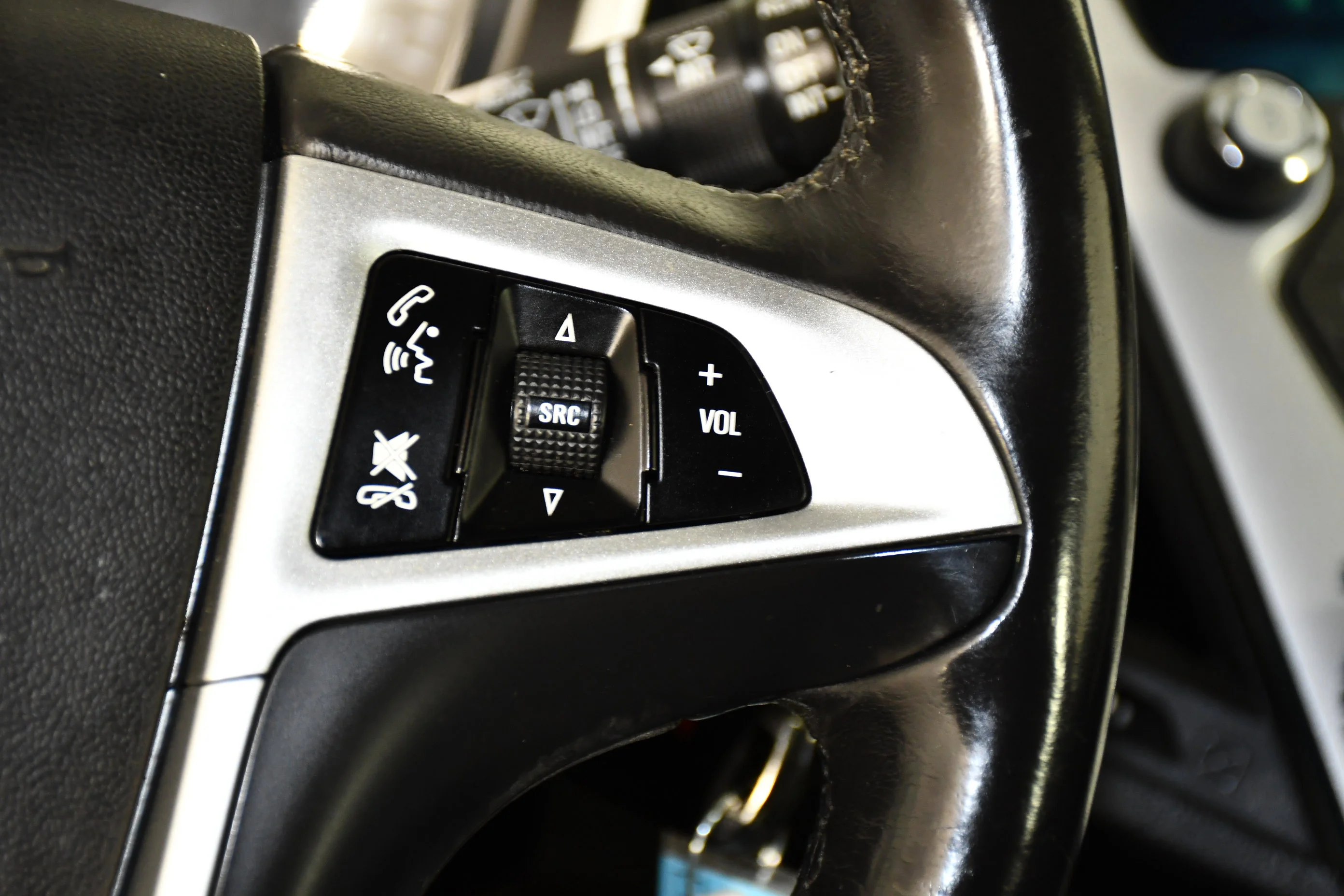 Used 2016 Blue Velvet Metallic Chevrolet LT image 21