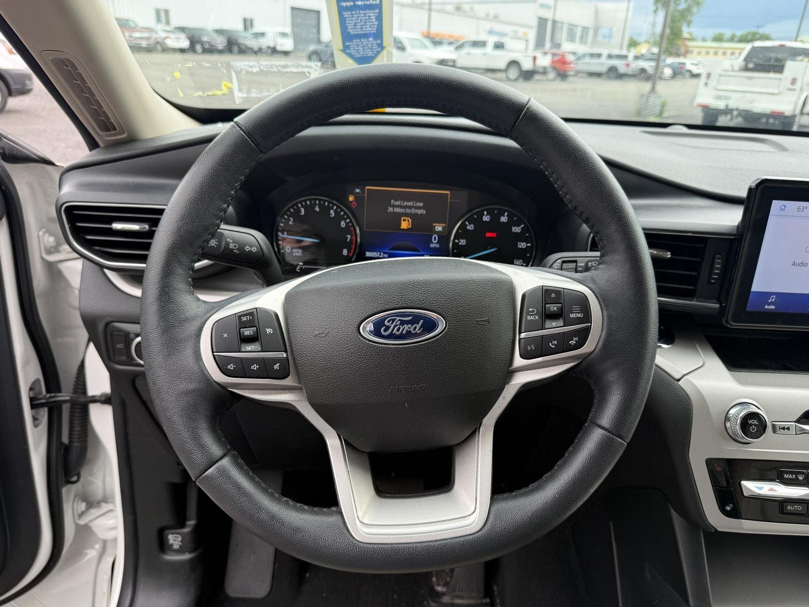Used 2023 Star White Metallic Tri-Coat Ford XLT image 5