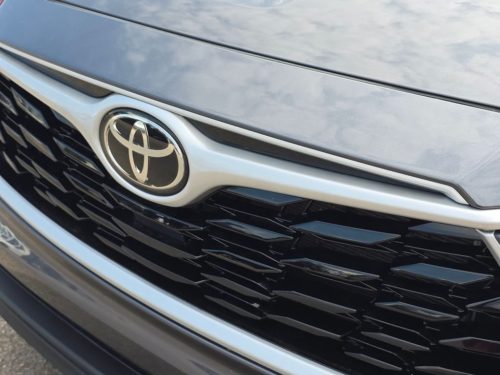 Used 2023 Gray Toyota L image 13