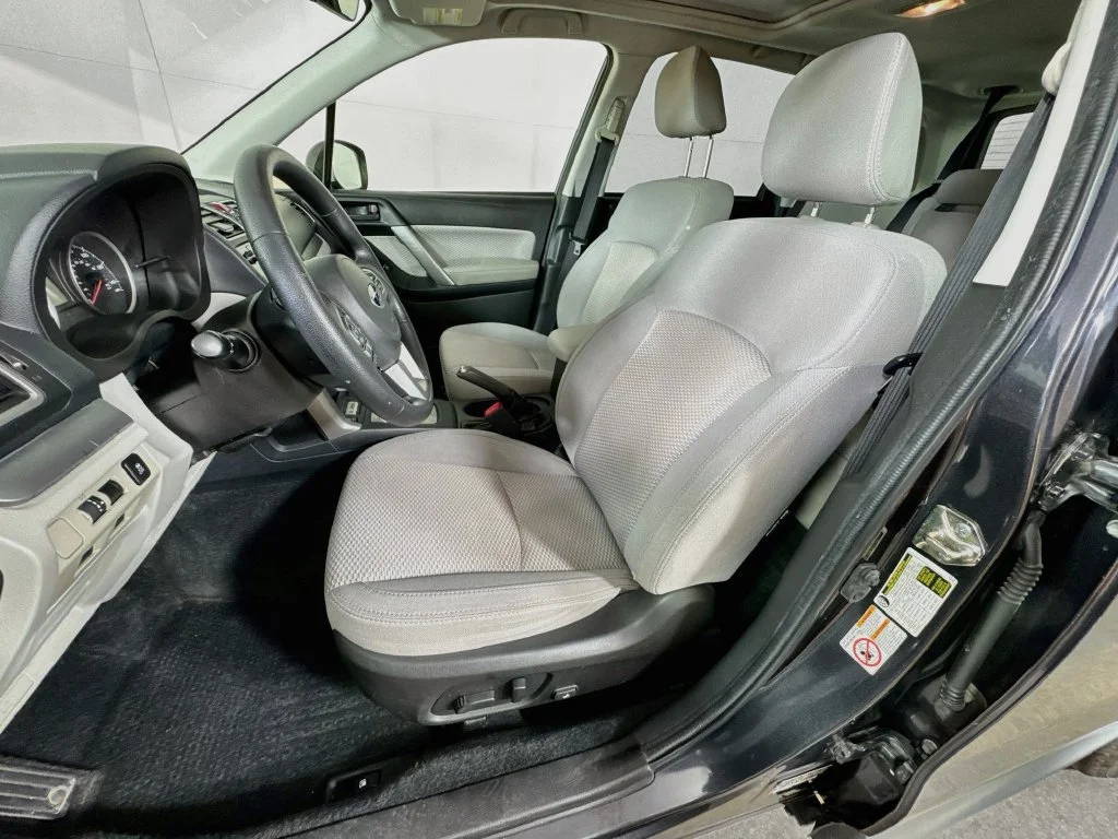 Used 2018 Gray Subaru 2.5i Premium image 25