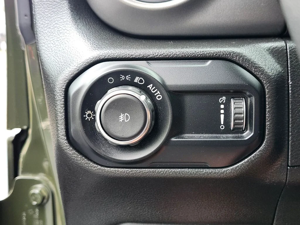 Used 2023 Green Jeep Rubicon image 18