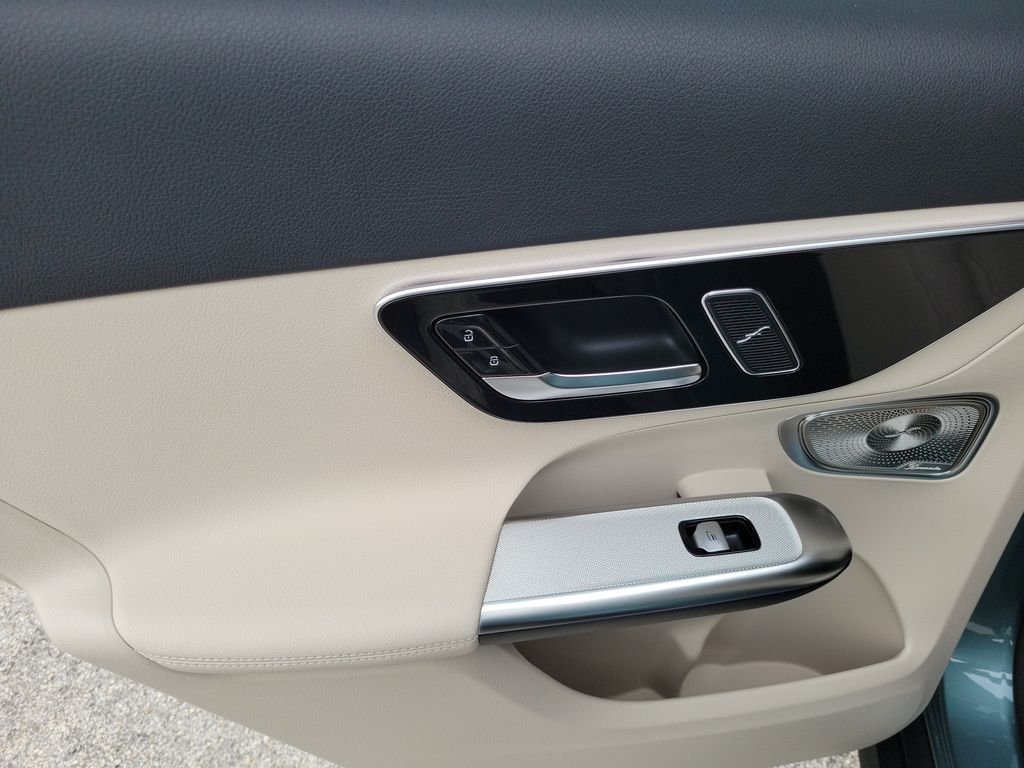 New 2027 Verde Silver Metallic Mercedes-Benz GLC 300 image 15