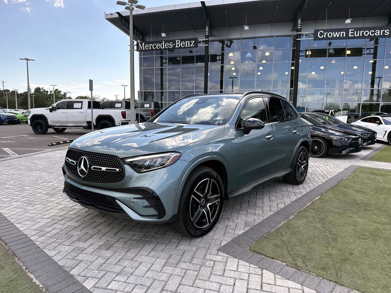 New 2026 Silver Metallic Mercedes-Benz 300 4MATIC® SUV image 2