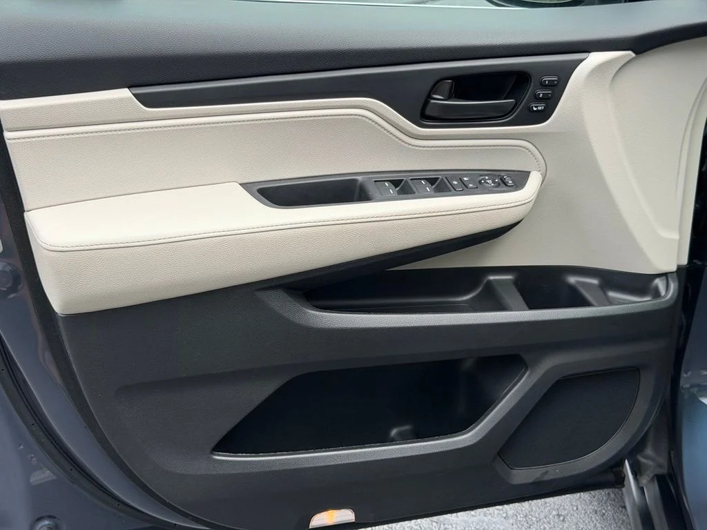 Used 2025  Honda EX-L image 31