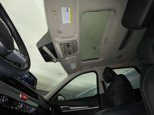 Used 2021 Green Kia S image 21