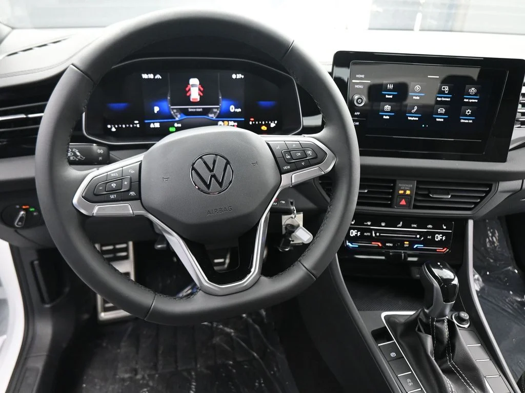 New 2026  Volkswagen 1.5T Sport image 36