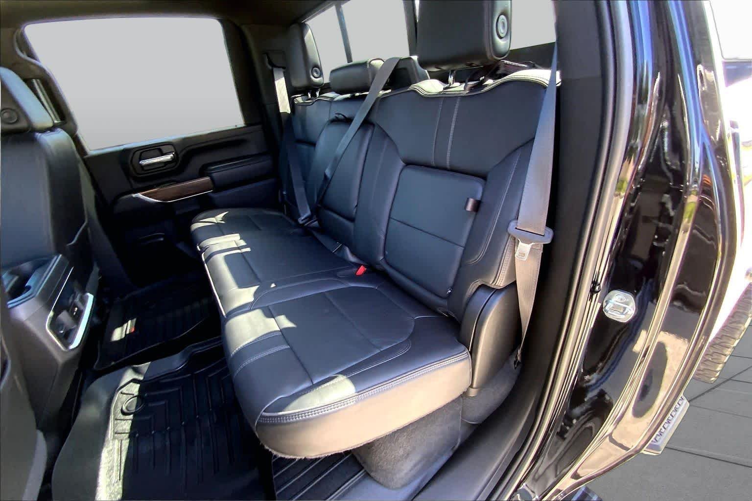 Used 2022 Black Chevrolet High Country image 41