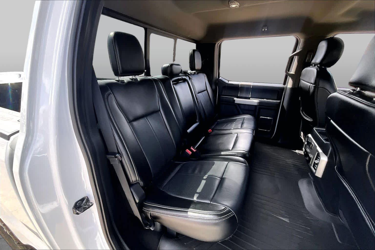 Used 2020 Oxford White Ford LARIAT image 20