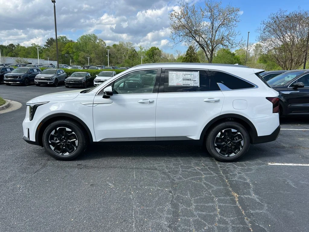 2025 Kia Sorento S - Photo 6