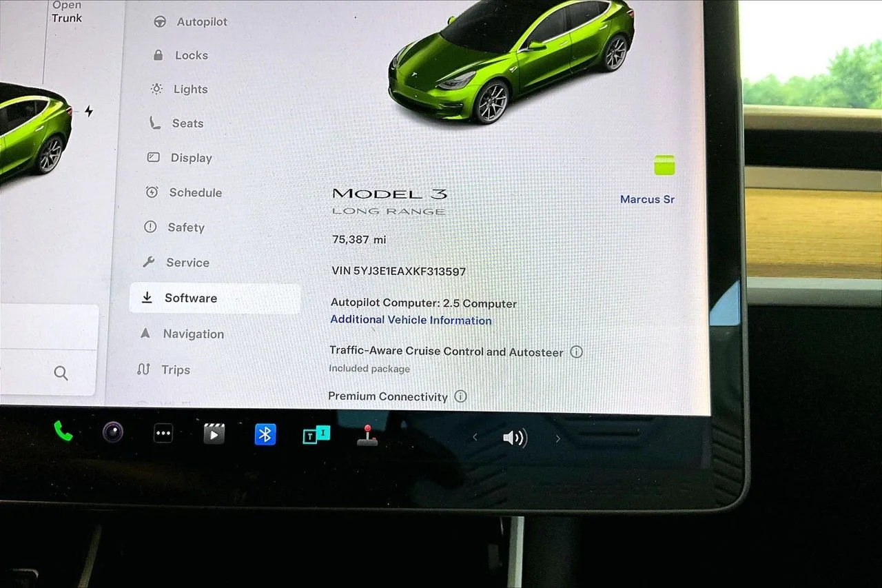 Used 2019  Tesla Long Range image 10