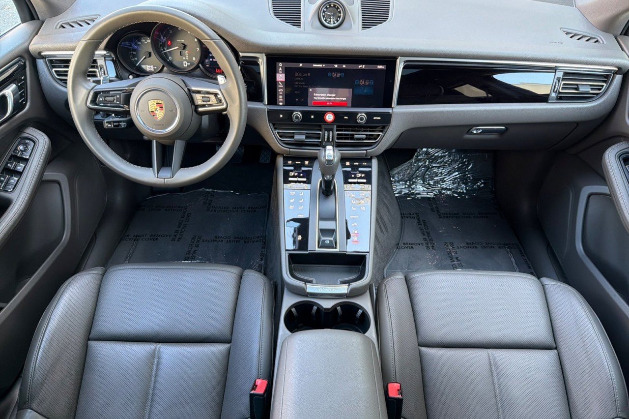 2025 Porsche Macan - Photo 12