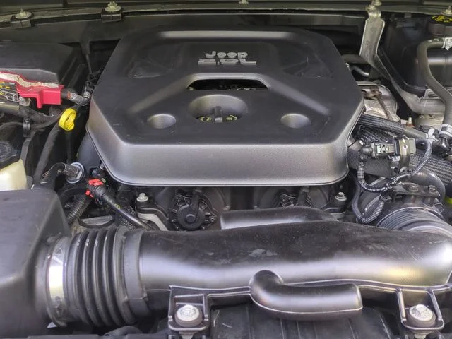 Used 2020 Gray Jeep Sport S image 25