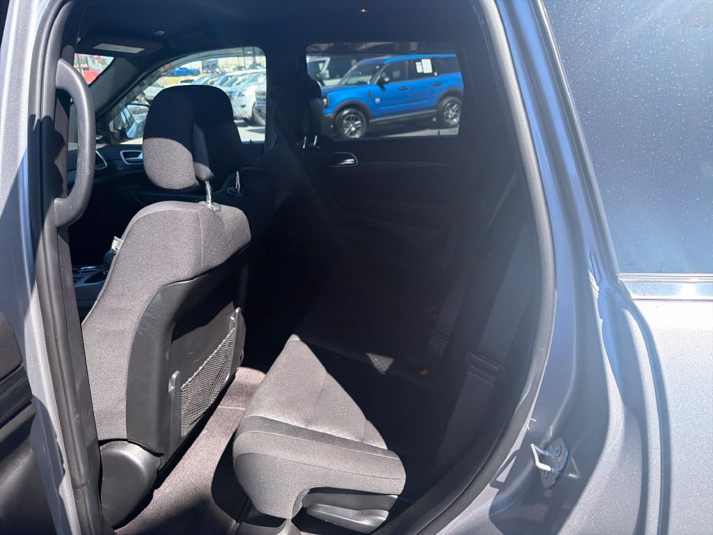 Used 2019 Silver Jeep Laredo E image 14