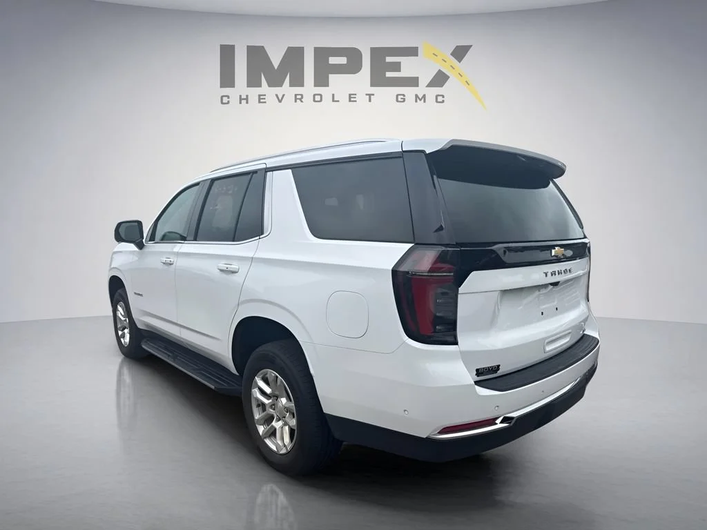 Used 2025 Summit White Chevrolet LT image 3