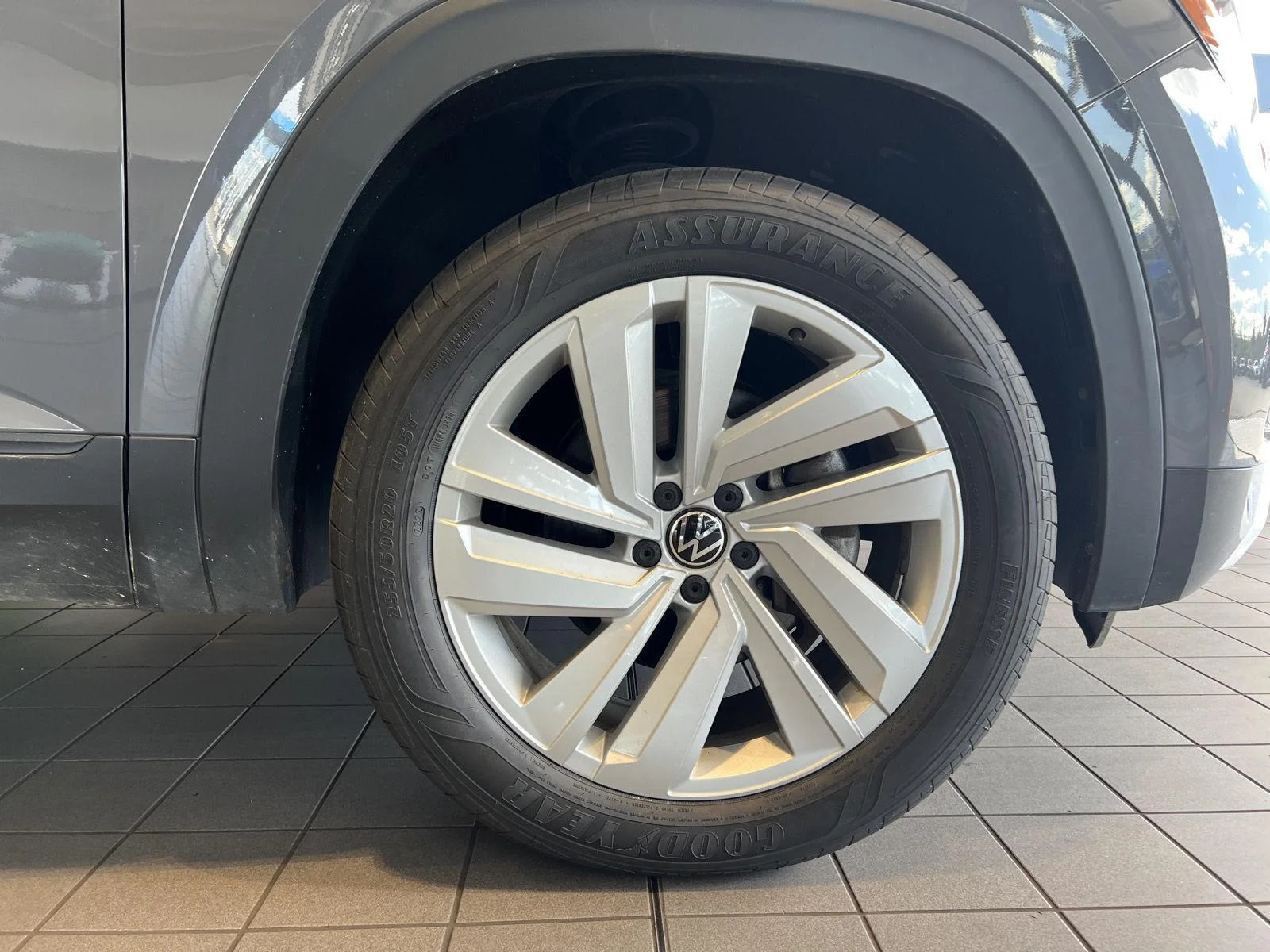 Used 2021  Volkswagen 3.6L V6 SE w/Technology image 11