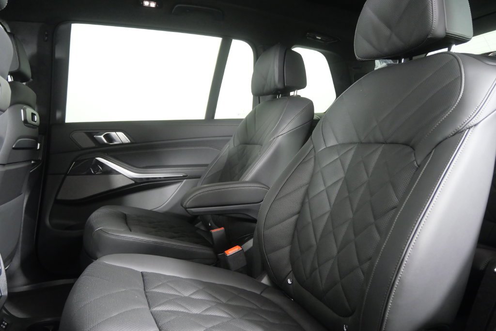 New 2027 Black Sapphire Metallic BMW xDrive40i image 16