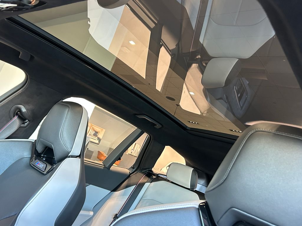 New 2027 Carbon Black Metallic BMW Base image 17