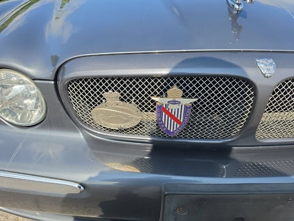 Used 2004  Jaguar XJR image 29