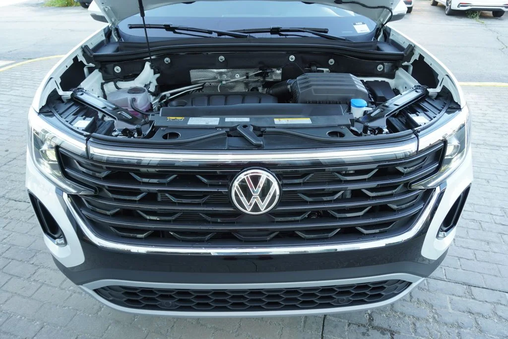 New 2026 White/off-white Volkswagen 2.0T SE w/Technology image 30
