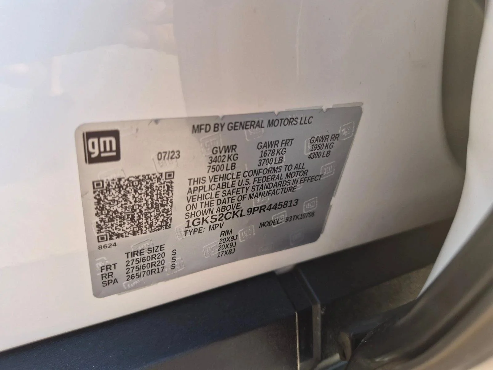 Used 2023 Summit White GMC AT4 image 26